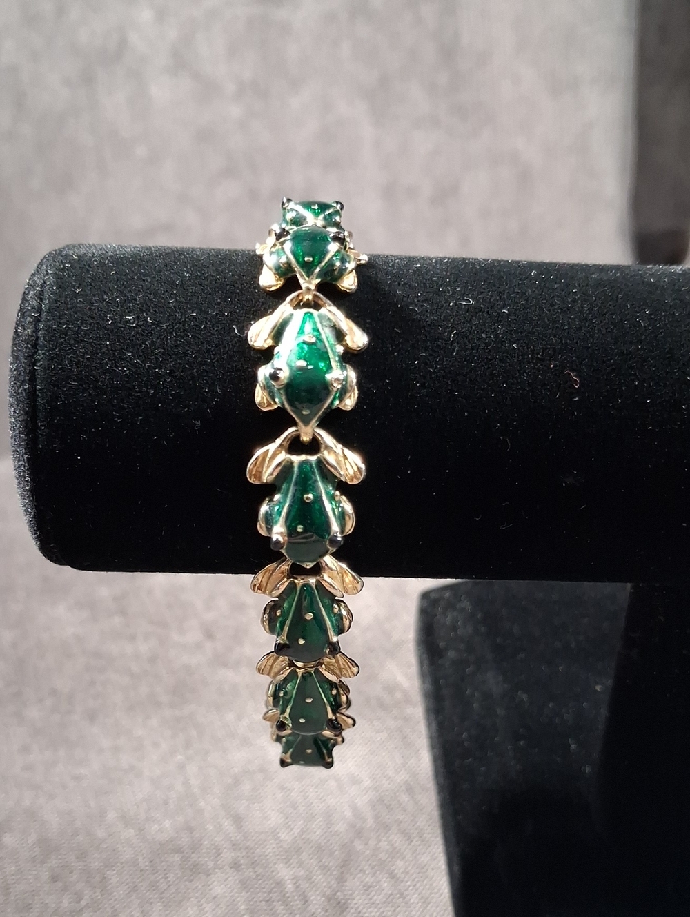Unmarked Vintage Green Enamel and Gold Tone Frog Link 7.5" Statement Bracelet VG